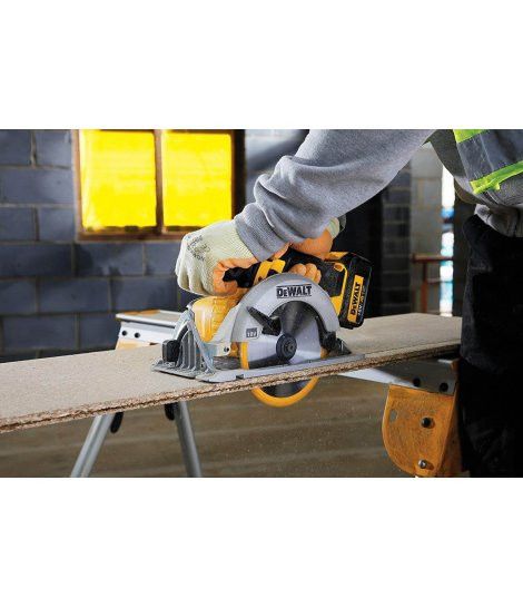 Sierra Circular Dewalt XR DCS391Z - 18V con bolsa