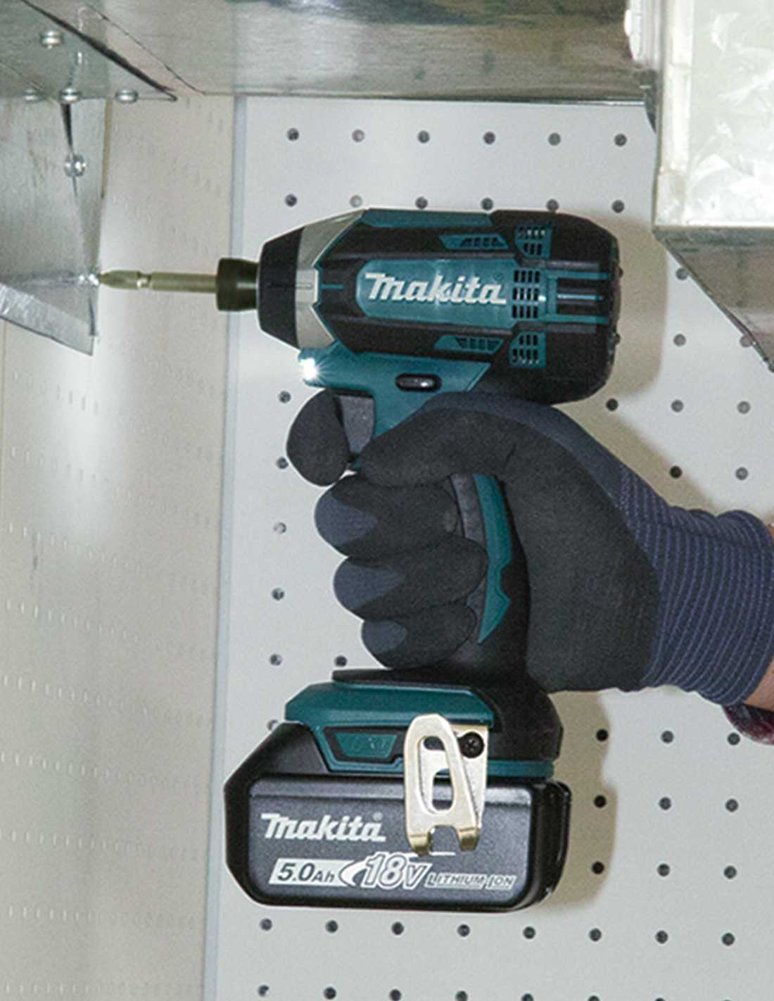 Kit Makita con 10 herramientas + 3 bat + cargador + 2 bolsas DLX1071BL3