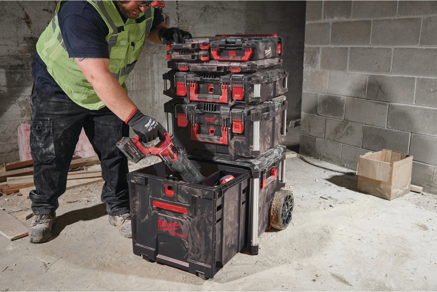Milwaukee Packout trunk with wheels and drawer