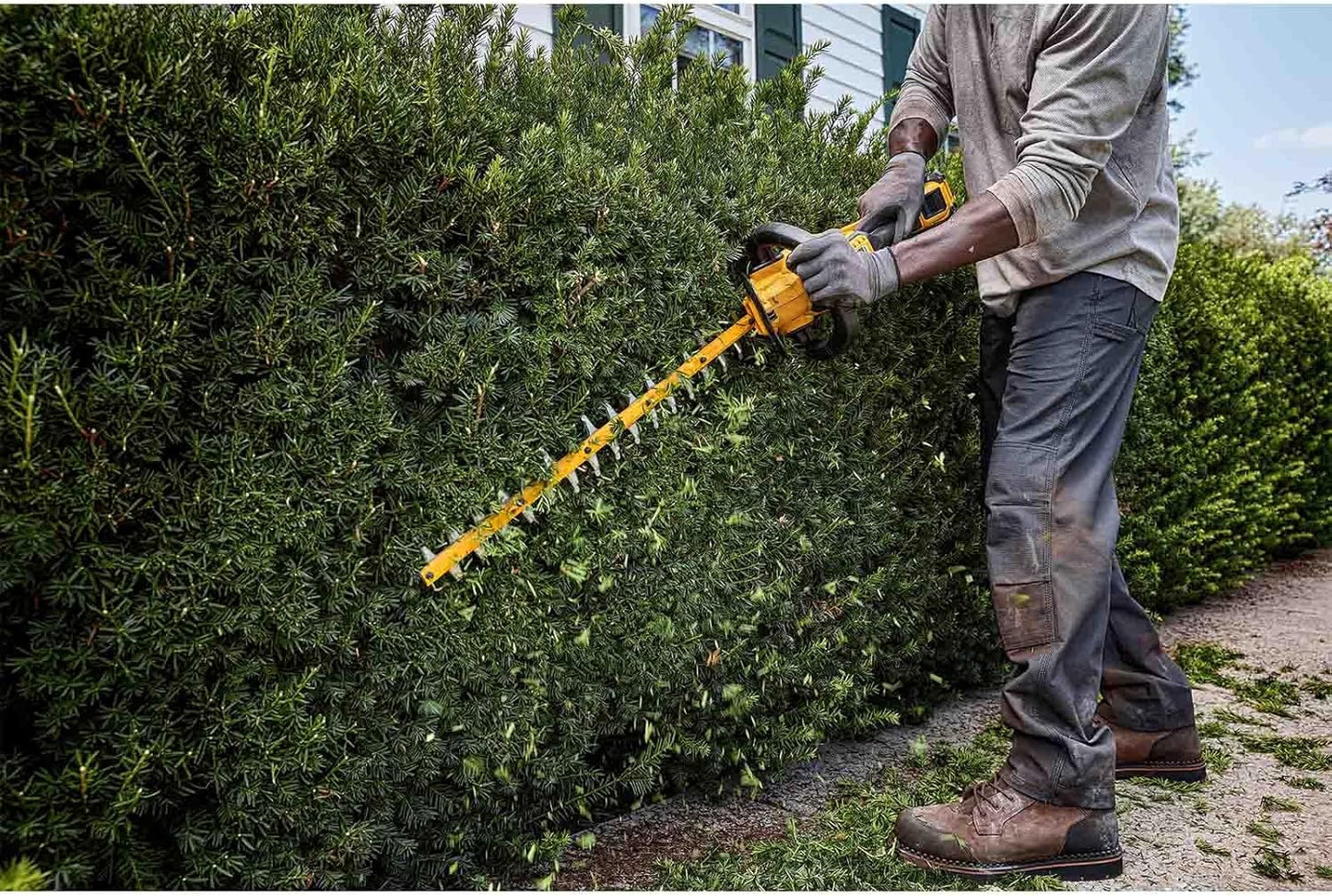 Dewalt DCMHT573N XR Flexvolt 65cm Hedge Trimmer