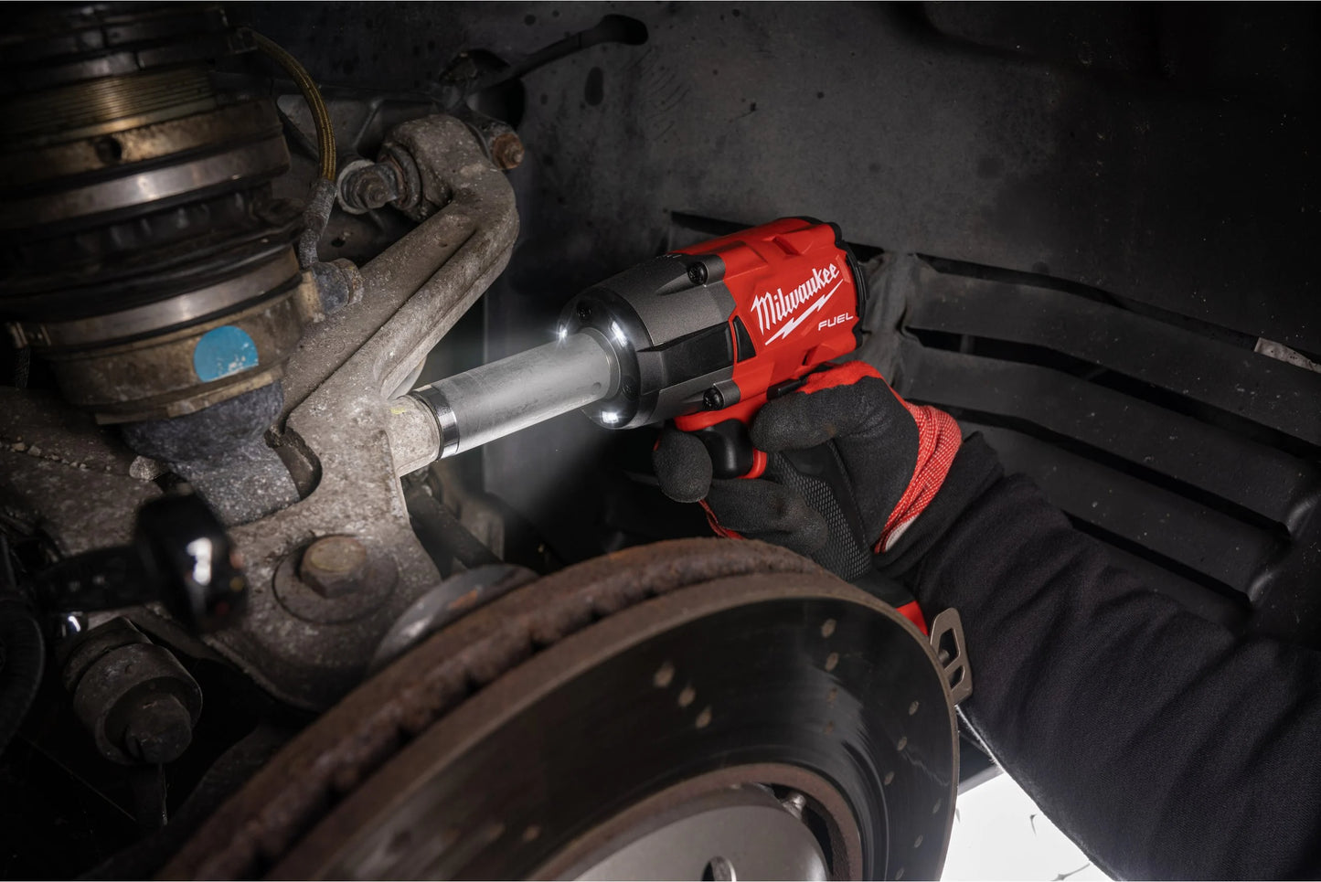 M18 FUEL 1/2" Medium Torque Impact Wrench With Milwaukee M18 Friction Ring FMTIW2F12-502X