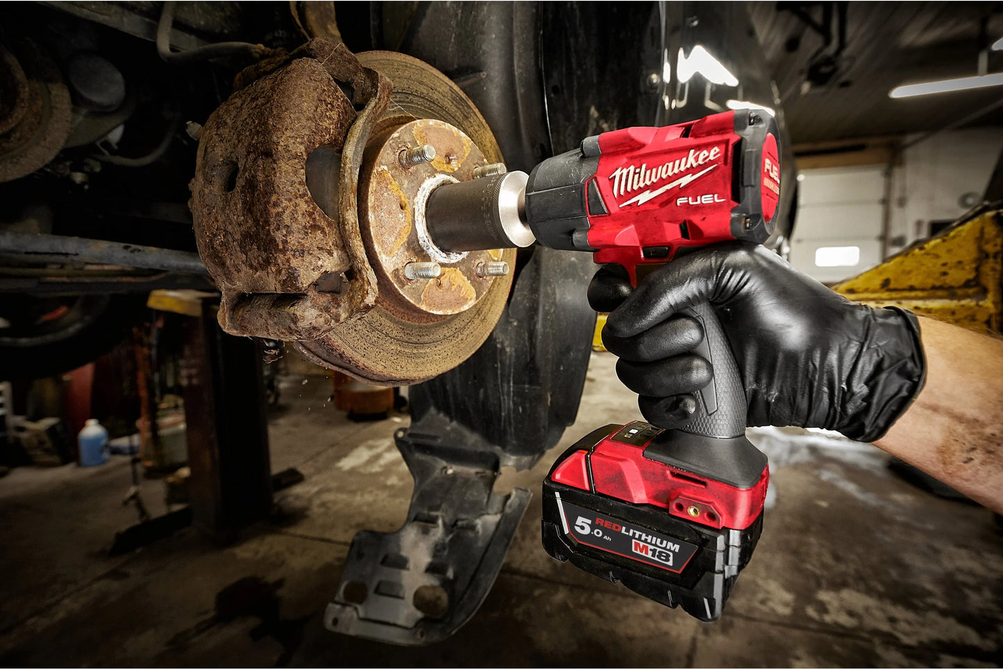 M18 FUEL 1/2" Medium Torque Impact Wrench With Milwaukee M18 Friction Ring FMTIW2F12-502X